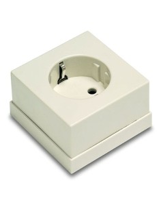 Base 5023b ttl superf.65x65 bco.16a-250v de famatel caja de 10