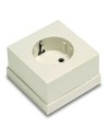 Base 5023b ttl superf.65x65 bco.16a-250v de famatel caja de 10